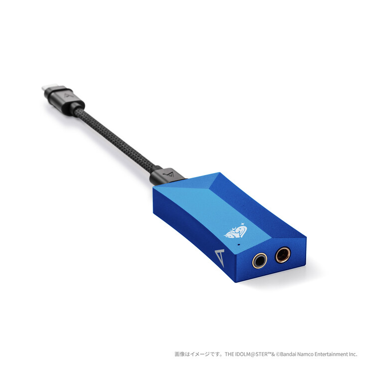 USB-ЦАП AK HC4 Idolmaster Cinderella Girls Edition поддерживает небалансные наушники 3,5 мм и балансные наушники 4,4 мм. (Источник изображения: Bandai Namco)
