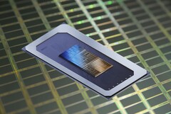 Процессоры Intel Arrow Lake-S для настольных ПК будут продаваться под брендом "Core Ultra 200". (Источник изображения: Intel, Laura Ockel, отредактировано)