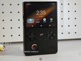 Air Y — одна из двух новых вертикальных портативных моделей от компании Mangmi.