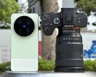 Vivo X300 Ultra противостоит камере Sony Alpha A7 с полнокадровым сенсором и дорогим объективом