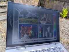 На открытом воздухе под солнечными лучами