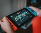 Изображение консоли Nintendo Switch в процессе использования
