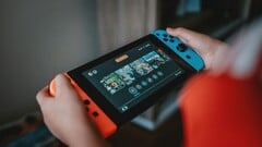 Изображение консоли Nintendo Switch в процессе использования