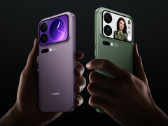 Xiaomi 17 Pro возвращается к форм-фактору, который Xiaomi впервые использовала четыре года назад, выпустив Mi 11 Ultra. (Источник изображения: Xiaomi)