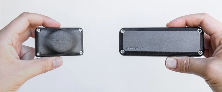 Старшая версия TimeCapsule рассчитана на 10 лет работы, но при этом она значительно больше по размеру из-за использования двух батареек AA.