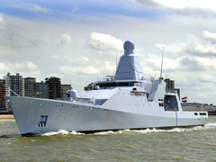 Фотография HNLMS Groningen, OPV класса Holland