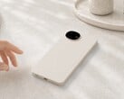 Модель Sharp Aquos Wish 6 отличается необычным дизайном с круглым модулем камеры.