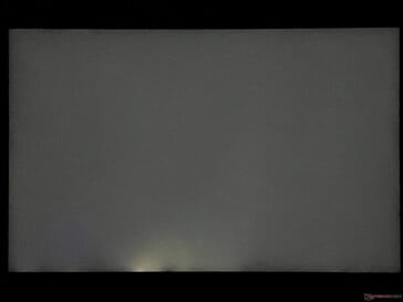 Небольшое ослабление подсветки в режиме SDR (улучшенный вид)