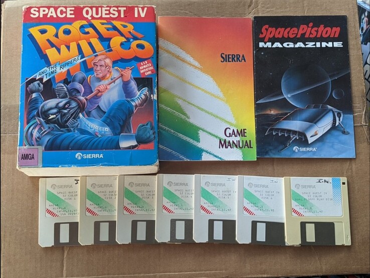 Полный набор дисков Space Quest IV на витрине (источник изображения: eBay)