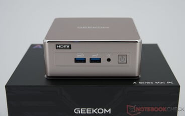 Geekom A5 2027 Edition - Разъёмы на передней панели