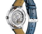 Вид сзади модели Citizen NJ0250-01A, демонстрирующий открытый автоматический механизм 8210 через прозрачную заднюю крышку корпуса.