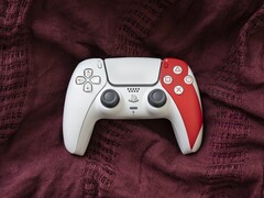 Беспроводной контроллер Sony DualSense Wireless Controller - God of War 20th Anniversary Limited Edition теперь доступен для покупки на PS Direct по цене $84,99. (Источник изображения: PlayStation)