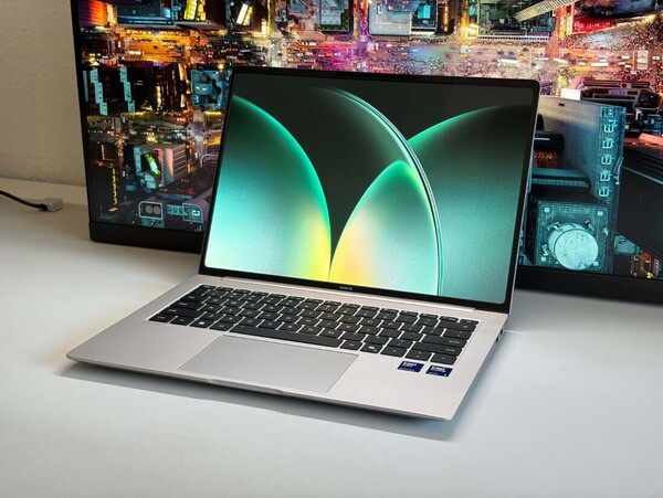 MagicBook Pro 14 2026 оснащен OLED-дисплеем с частотой 120 Гц.