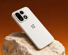 OnePlus 15 стоит около 561 доллара в Китае. На снимке: промо-фотография телефона. (Источник изображения: OnePlus)