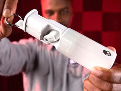 Наушники Skullcandy Method 360 ANC TWS хранятся в футляре-слайдере с клипсой для удобства переноски. (Источник изображения: Skullcandy)