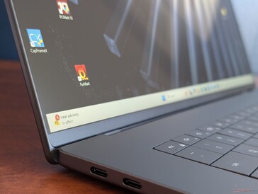 XPS 16 - один из первых ноутбуков с Windows, оснащенный панелью VRR, способной работать с частотой всего 1 Гц