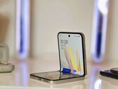 Обзор Xiaomi Mix Flip 2 (Источник изображения: Marcus Herbrich)
