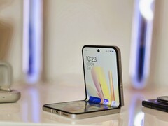 Обзор Xiaomi Mix Flip 2 (Источник изображения: Marcus Herbrich)