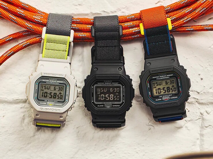 Слева направо: часы Casio G-Shock DW-5600MNC-7A8, DW-5600MNC-1 и DW-5600MNC-8A2