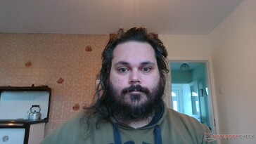 При нехватке освещения проявляются шумы