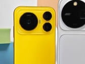 Honor Magic9 (на фото) оснащён основной камерой на 200 Мп и телеобъективом на 200 Мп в компактном корпусе.