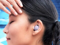 Наушники Samsung, выпущенные за последние пять лет (на фотоGalaxy Buds2 Pro), не предлагают никакого биометрического отслеживания. (Источник изображения: Samsung)