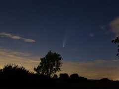 Изображение, показывающее комету Неовайс. (Источник изображения: TheOtherKev - Pixabay)