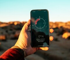 Apple в iOS 26.3 планируется предотвратить слежку за пользователями iPhone со стороны операторов связи (Источник изображения: Robert Penaloza)