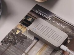 Этот очень компактный NAS оснащен WiFi и имеет емкость до 2 ТБ (Источник изображения: Milenas)