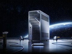 Minisforum MS-02 Ultra весит около 3,45 кг без учета настольной видеокарты. (Источник изображения: Minisforum)