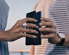 Смартфон Huawei Mate 20 Pro может быть использован как беспроводное зарядное устройство для другого телефона (Изображение: Huawei)