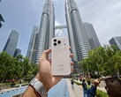 Модель Honor 600 Pro в золотисто-белом цветовом решении