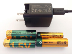 Блок питания. (Источник изображения: Notebookcheck)