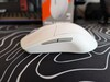 Левый боковой профиль SteelSeries Rival 3 Wireless Gen 2 с двумя дополнительными кнопками.