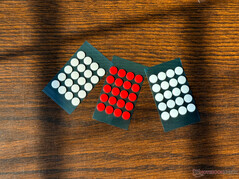 Три комплекта коньков с точками в комплекте