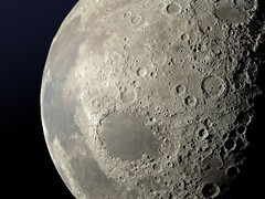 Изображение, показывающее поверхность Луны. (Источник изображения: bellergy - Pixabay)