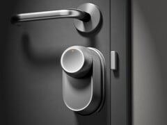 Серебристый SwitchBot Lock Ultra (на фото) уже доступен для предварительного заказа. (Источник изображения: SwitchBot)