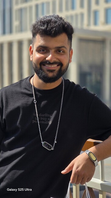 Портретный снимок, сделанный камерой S25 Ultra.