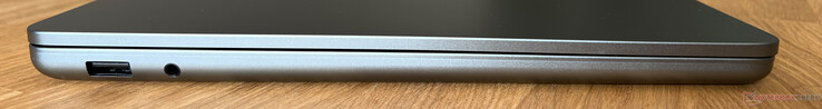 Слева: USB-A 3.2 Gen 1 (5 Гбит/с), 3,5 мм аудио