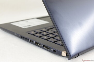 Та же металлическая крышка, что и у большинства ZenBook