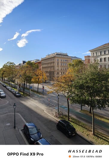 Снимок 23 мм с камеры Oppo Find X9 Pro с 12 мегапикселями по умолчанию.