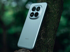 Сообщается, что во всех глобальных телефонах серии Redmi Note 15 будет уменьшена емкость аккумулятора. На фото: задняя панель Note 15 Pro+. (Источник изображения: @NICE-R9 через Xiaomi)