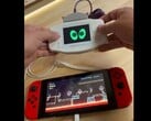 Моддер, использующий соединительный кабель Nintendo Game Boy Advance для использования GBA в качестве контроллера для Nintendo Switch