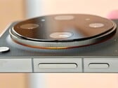 Ожидается, что в 2027 году модель Oppo Find X10 Ultra будет оснащена ещё более крупными двойными перископическими сенсорами. Помимо увеличенного 10-кратного телеобъектива, не исключается появление и более крупного 3-кратного телеобъектива.