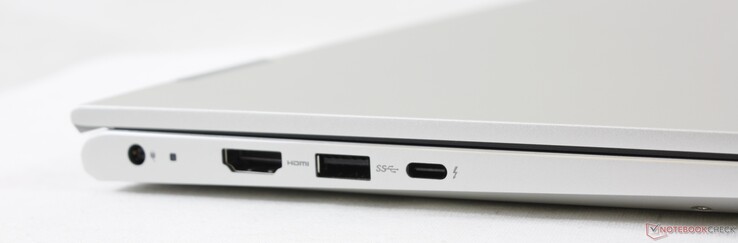 Слева: Гнездо питания, HDMI 2.0, USB 3.2 Gen 1, Thunderbolt 4 (USB-C, PowerDelivery, DisplayPort)