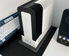 Monochrome 2 - это безвентиляторный SFF-компьютер на базе AMD Ryzen AI Max+ 395. (Источник изображения: TheJiral с сайта smallformfactor.net)