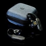 IFi Go Pod Air подключается к IEM через 2-контактный разъем или разъем MMCX. (Источник изображения: iFi Audio)