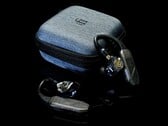 IFi Go Pod Air подключается к IEM через 2-контактный разъем или разъем MMCX. (Источник изображения: iFi Audio)