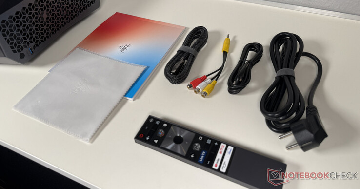 Комплект поставки (кожаный чехол не на фото)