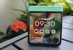 Razr 2025 получит 3 обновления ОС и 4 года обновлений безопасности.